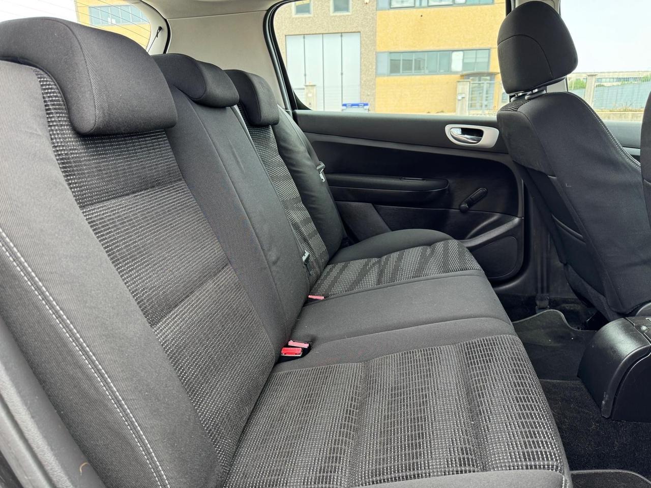 Peugeot 307 1.4 16V 5p. 143000 km
