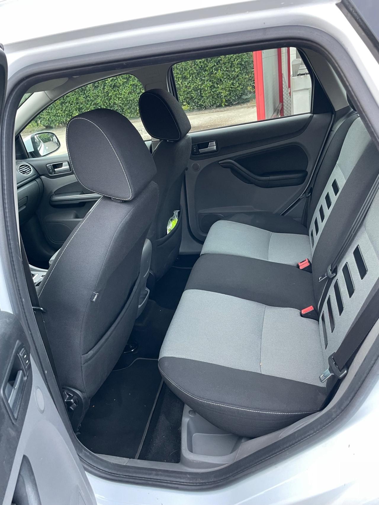 Ford Focus 1.6 TDCi titanum anno 2011 pronta uso