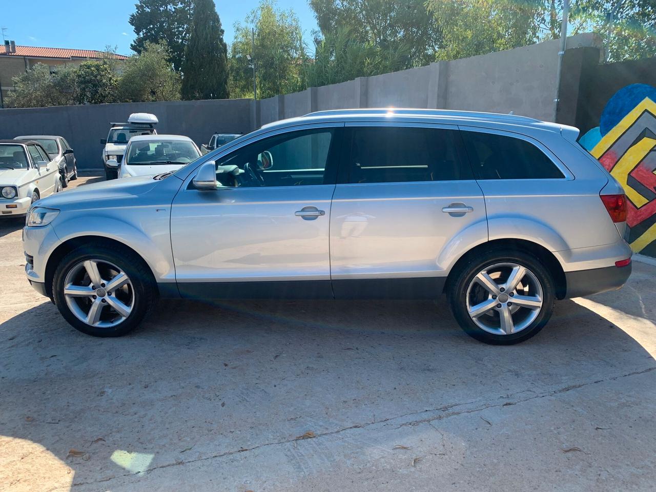 Audi Q7 S LINE