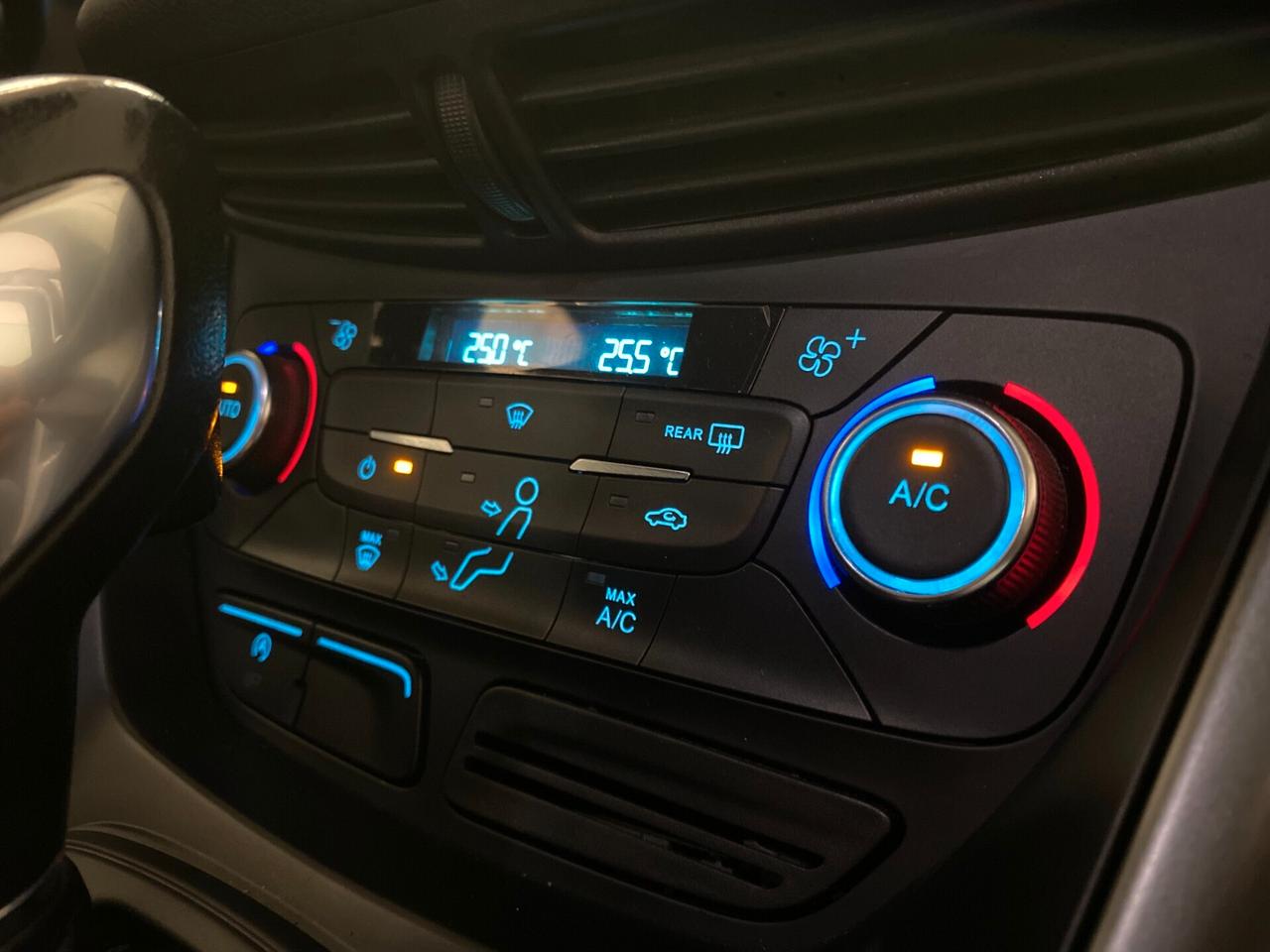 Ford Kuga 2.0 TDCI 120 CV S&S 2WD Powershift Business