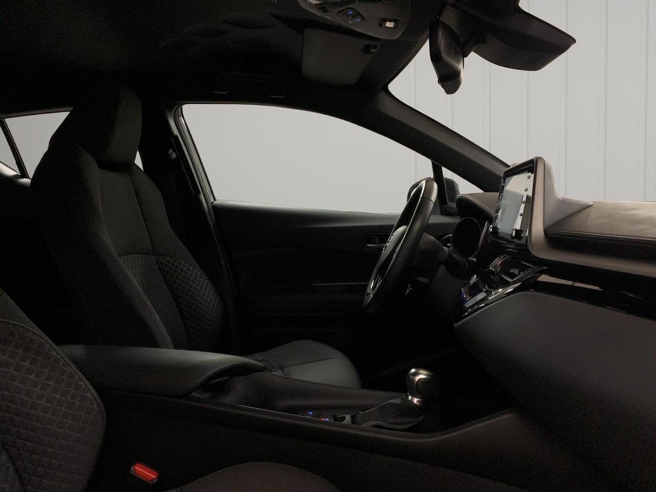 Toyota C-HR 1.8h Business e-cvt