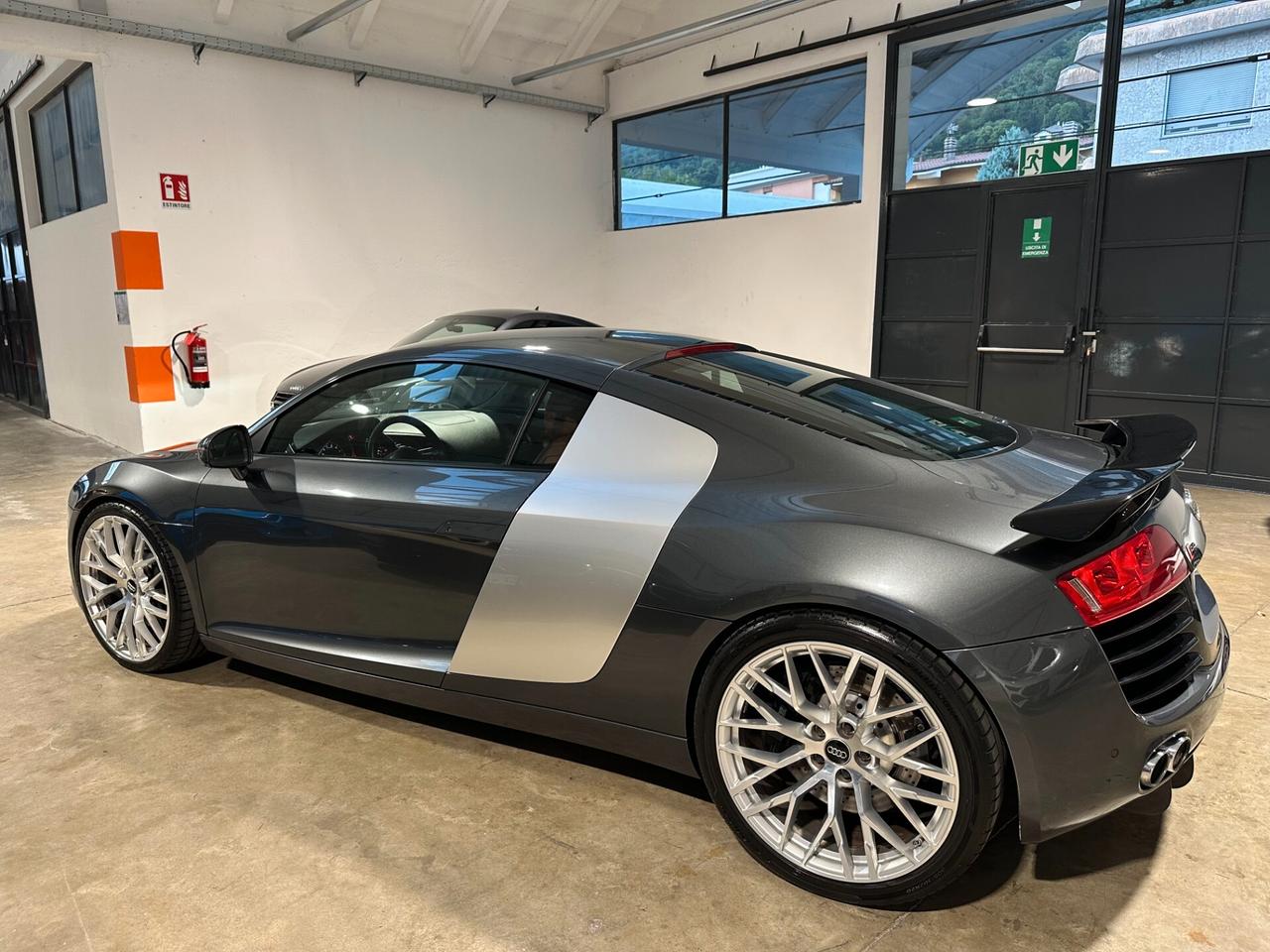 Audi R8 4.2 V8 FSI quattro R tronic - CERCHI 20?