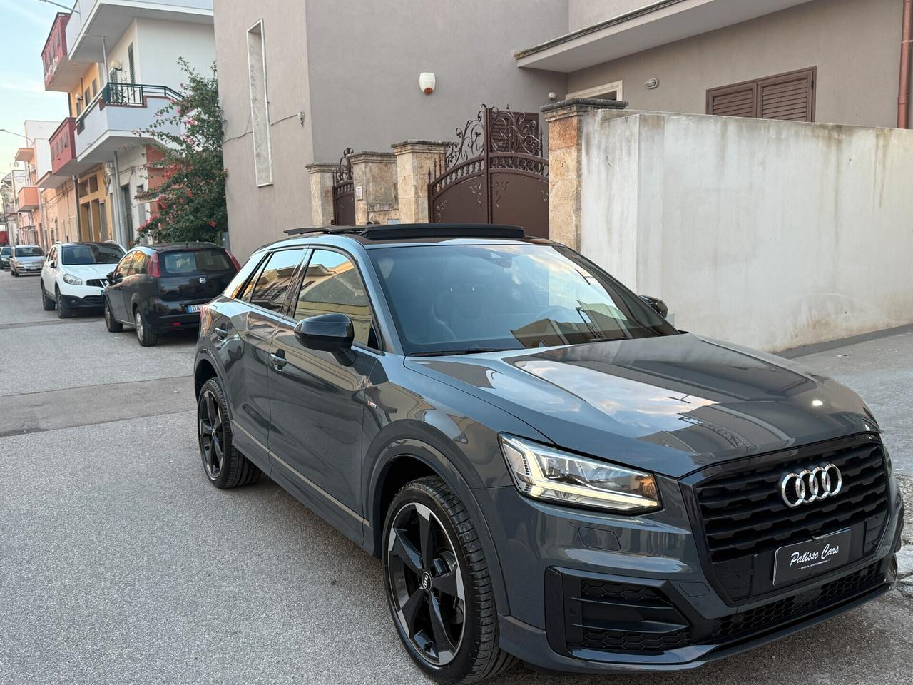 Audi Q2 35 TDI 2.0 Identity Black TETTO APRIBILE