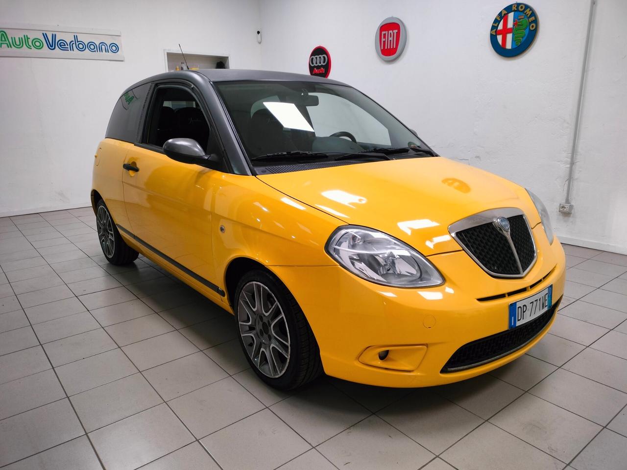 Lancia Ypsilon 1.4 16V Sport MomoDesign