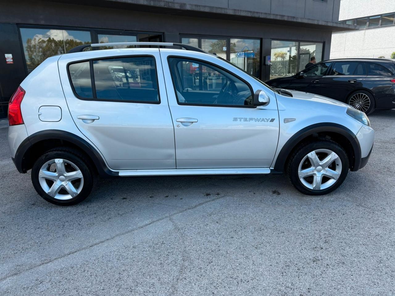Dacia Sandero Stepway 1.6 GPL 2013 12 MESI DI GARANZIA