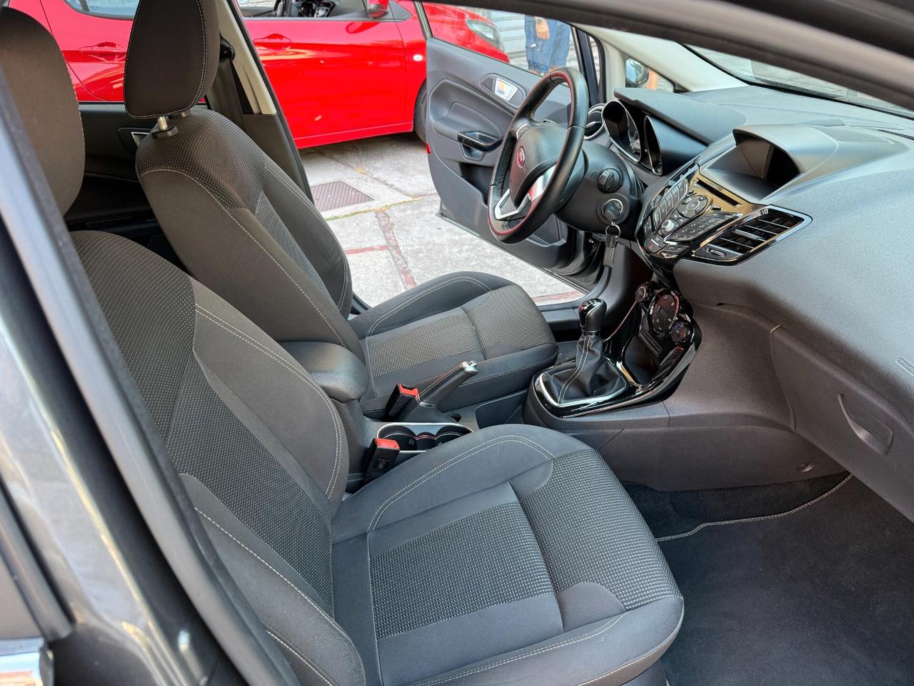 Ford Fiesta 1.5 TDCi 75CV 5 porte Titanium