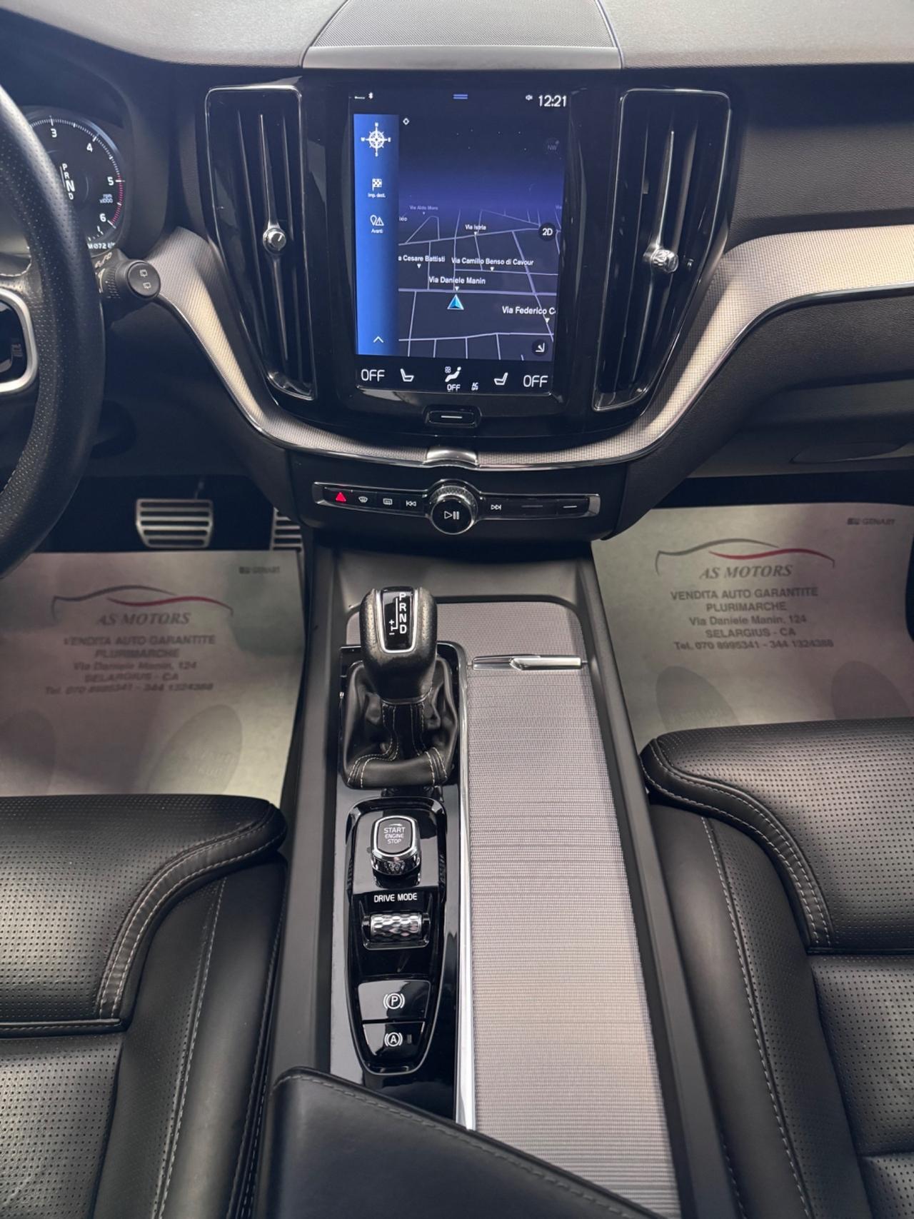 Volvo XC60 2.0 190 D4 AWD R-design IVA esposta