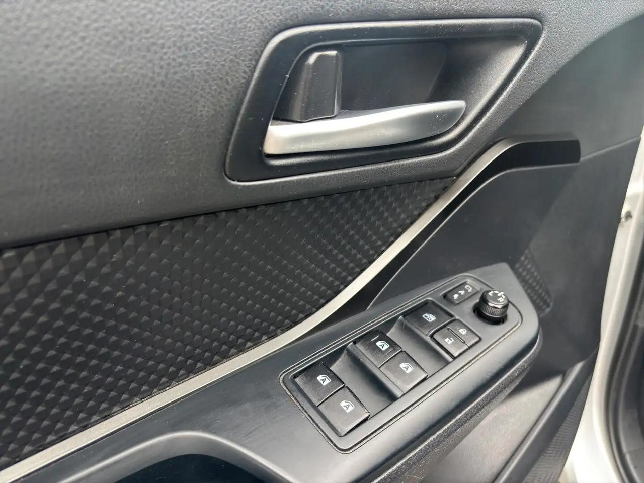 Toyota C-HR Active HYBRID 2wd-Unipro
