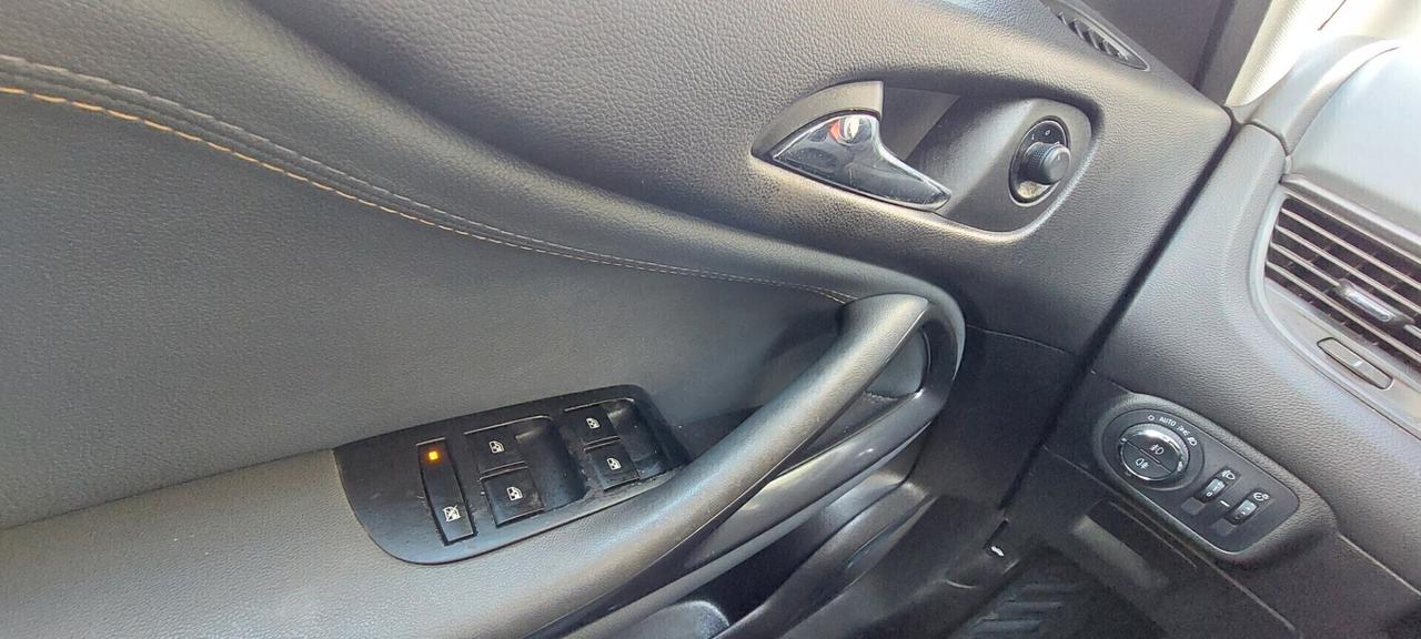 ZAFIRA 7 POSTI 1,6 METANO DI SERIE 150 CV COSMO NAVIGATORE SENSORI TELEFONO CRUISE CONTROL