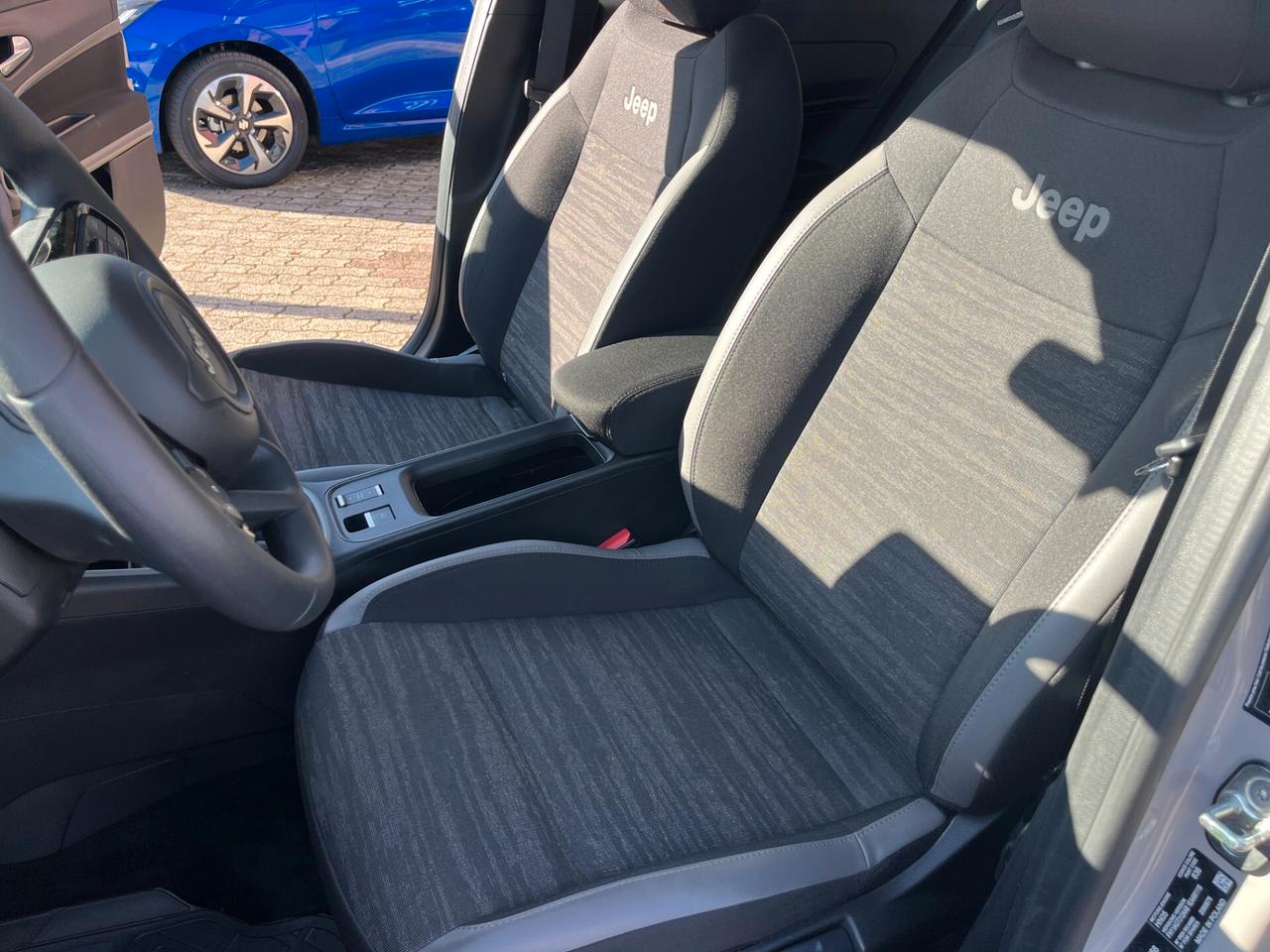 Jeep Avenger 1.2 100 CV Longitude - 9.900km