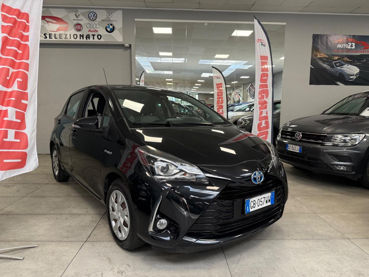 Toyota Yaris 1.5 Hybrid 5 porte Active Plus 73CV Ok Neopatentati