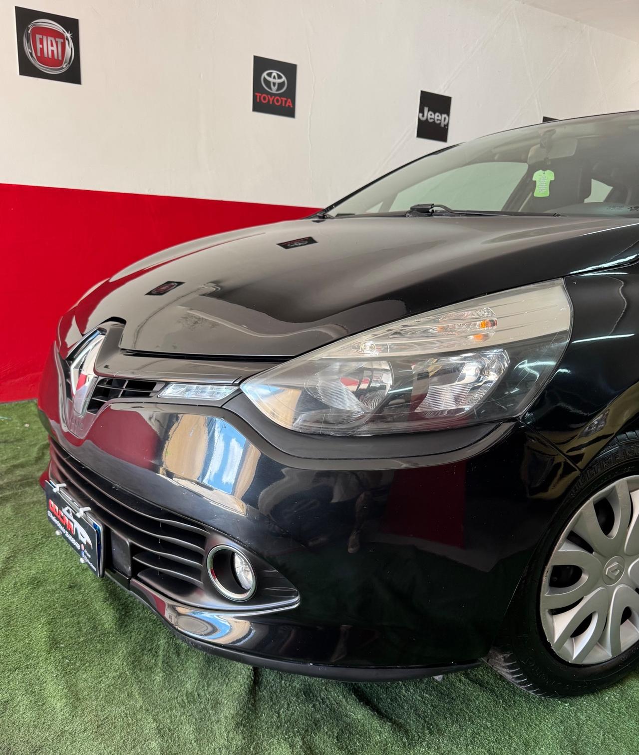 Renault Clio 1.2 75CV 5 porte Anno 2015 Unico proprietario
