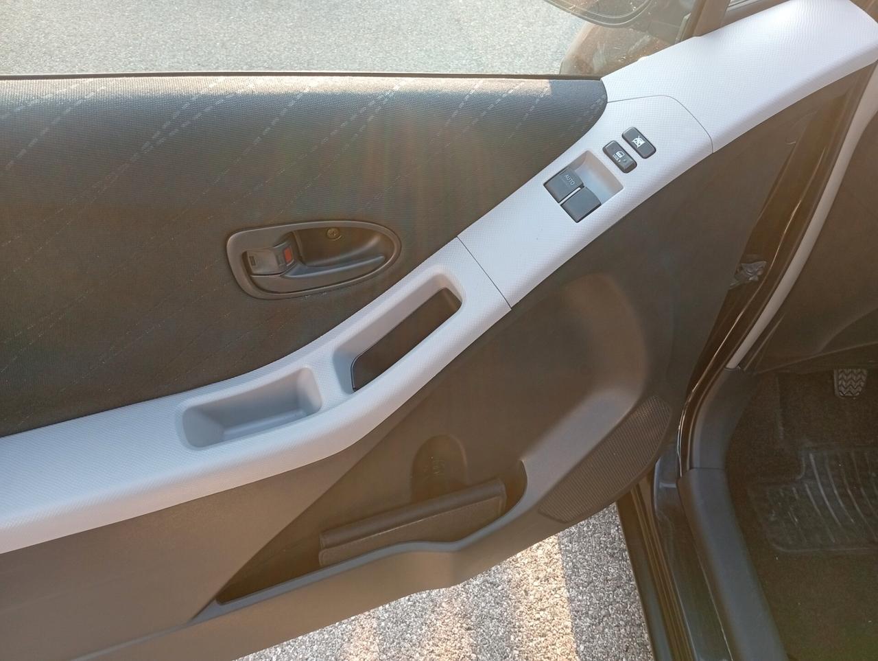 Toyota Yaris 1.4 D-4D 3 porte Sol NEOPATENTATI OK