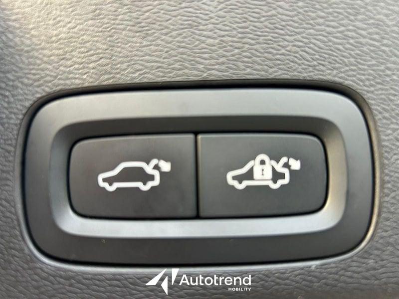 Volvo XC60 B4 197+14 CV AWD Mild Hybrid Diesel Momentum Pro