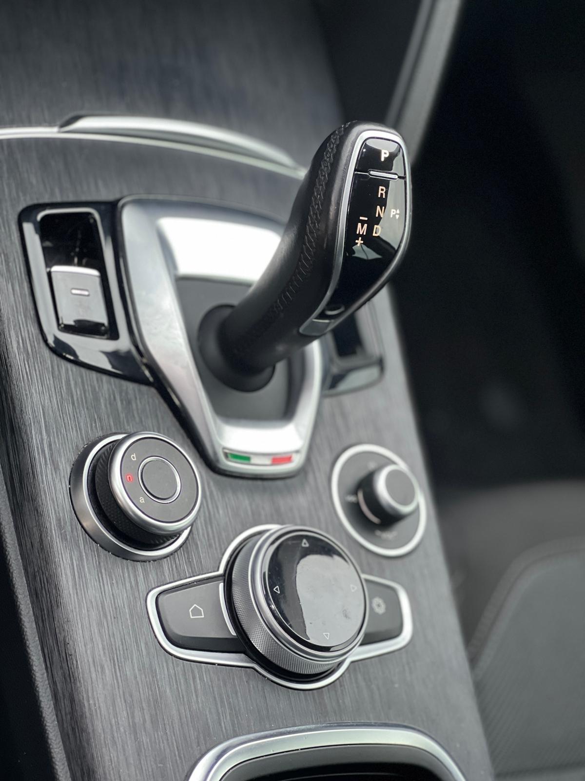 Alfa Romeo Stelvio 2.2 Turbodiesel 160 CV AT8 RWD Business