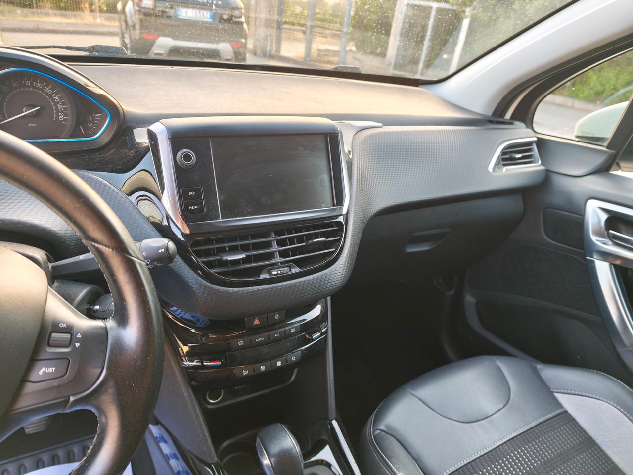 Peugeot 2008 BlueHDi 100 Black Matt