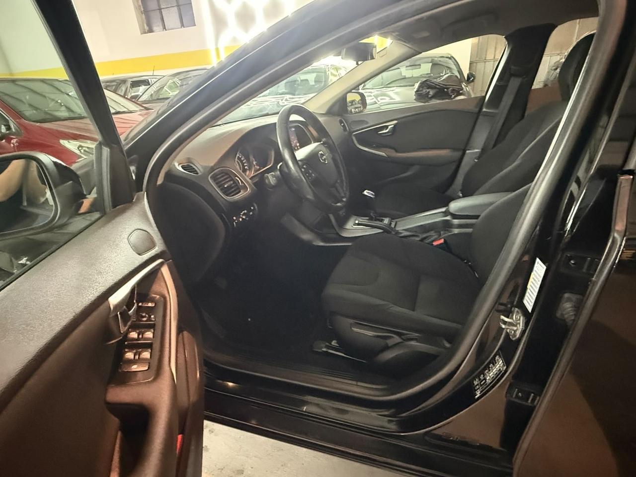 Volvo V40 2.0D 120CV D2 2018 Per Neopatentati