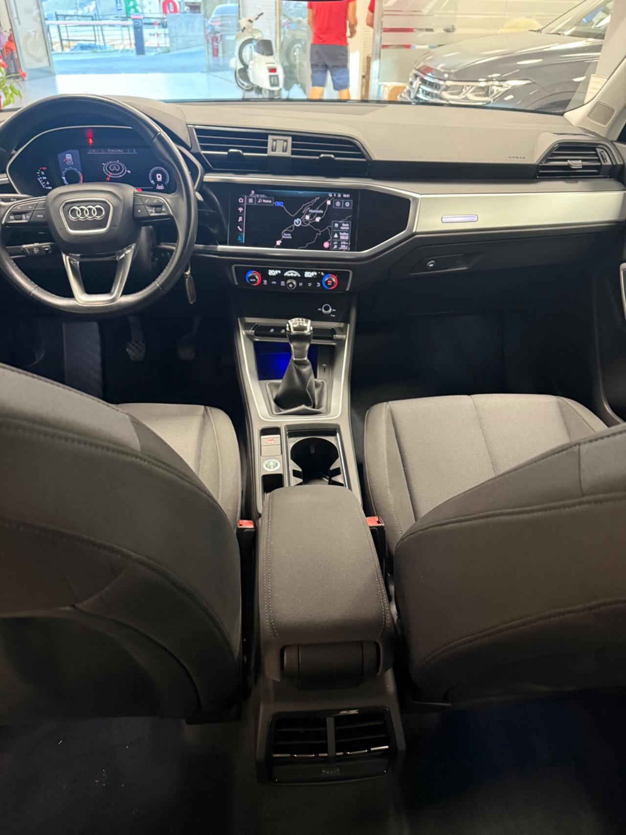 Audi Q3 35 TFSI Business Advanced