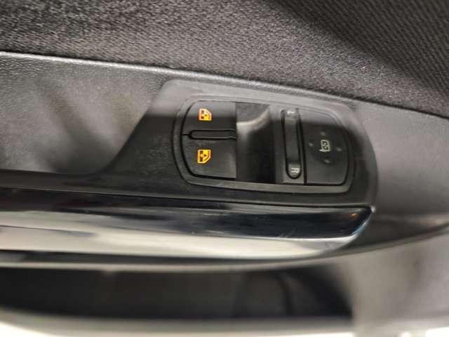 Opel Corsa Benzina Neopatentati