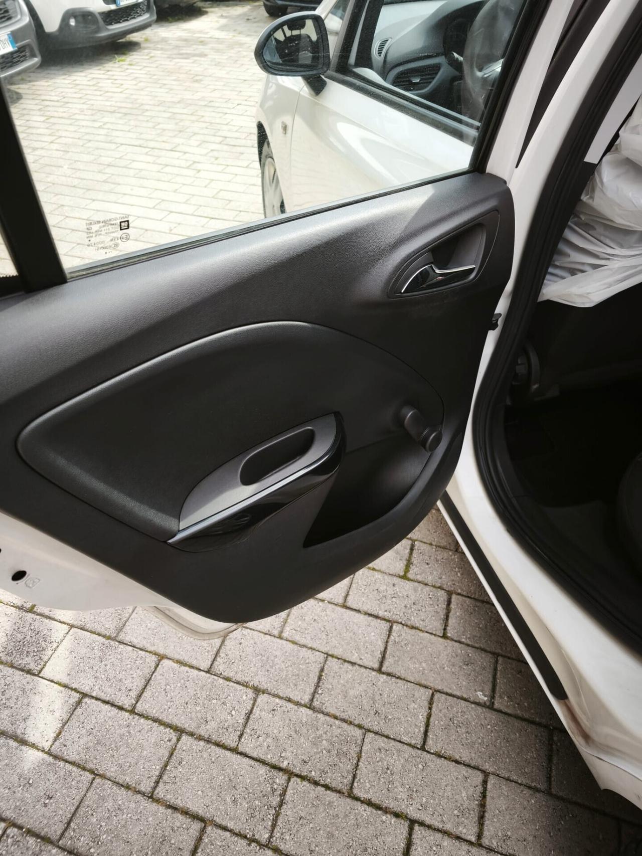 Opel Corsa 1.2 5 porte Cosmo