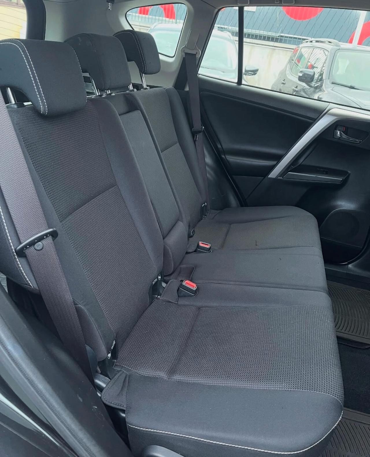 Toyota RAV 4 2.0 D-4D 2WD 143cv