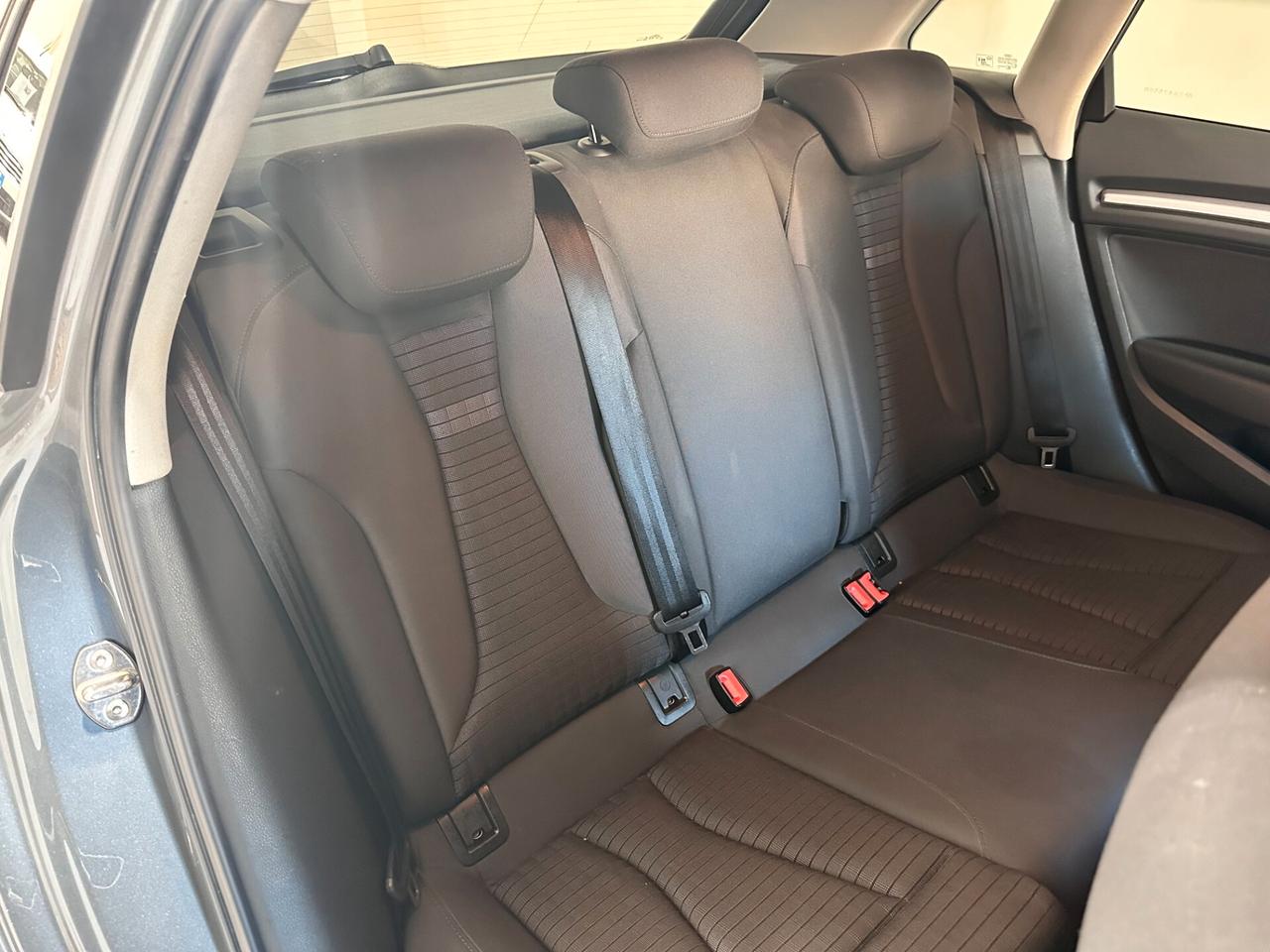 Audi A3 SPB 1.6 TDI 110cv – NAVI – FULL – DA VETRINA