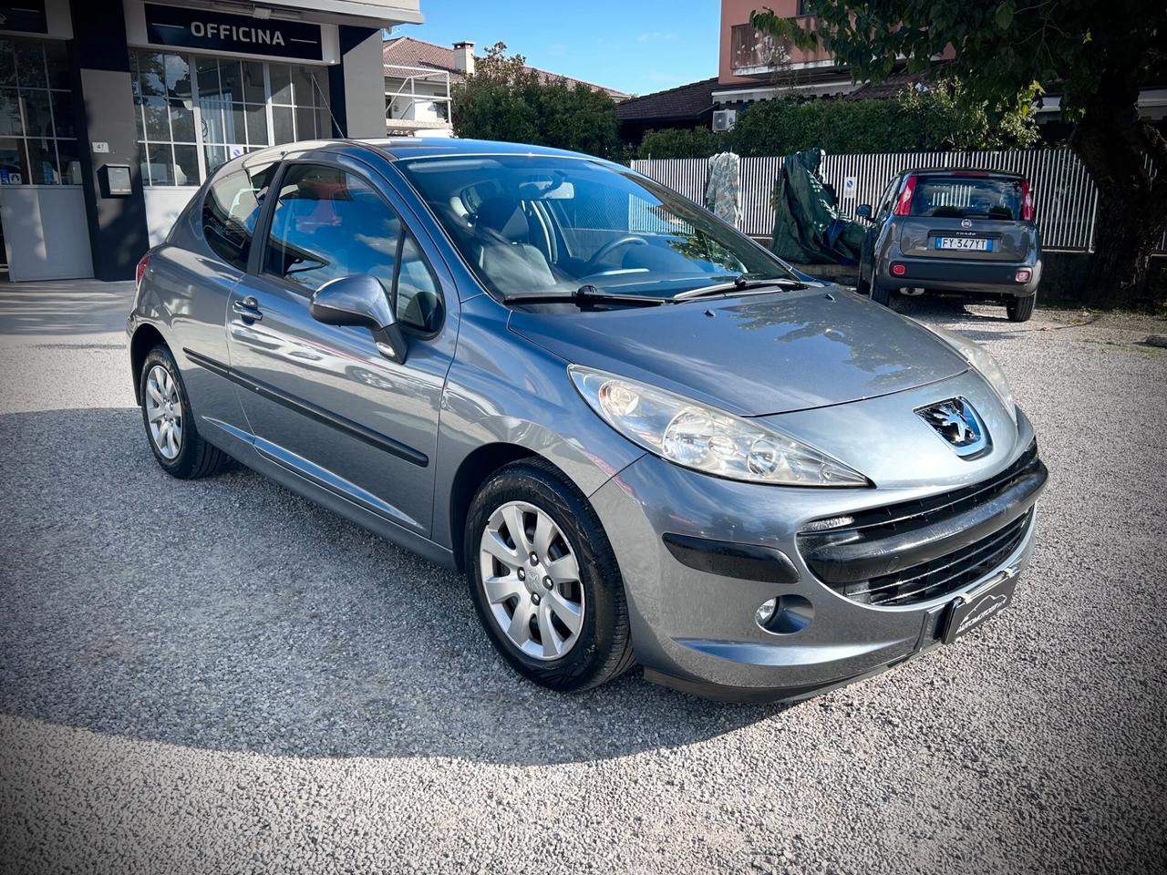 Peugeot 207 1.4 8V 75CV