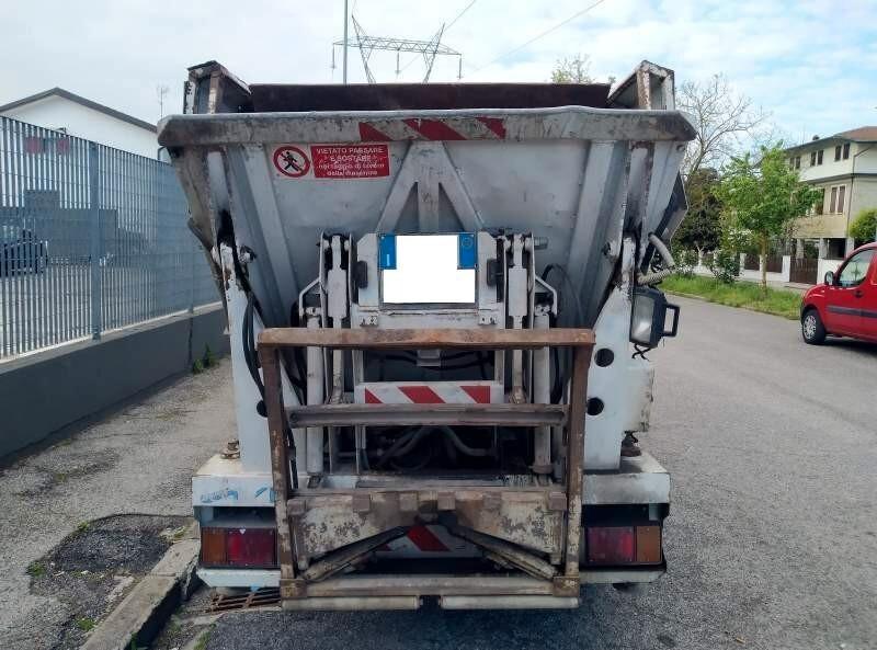 ISUZU NKR 77 COMPATTATORE E VOLTA CASSONETTI