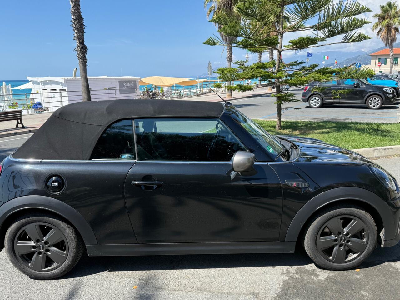 Mini 2.0 Cooper S Cabrio Yours Trim