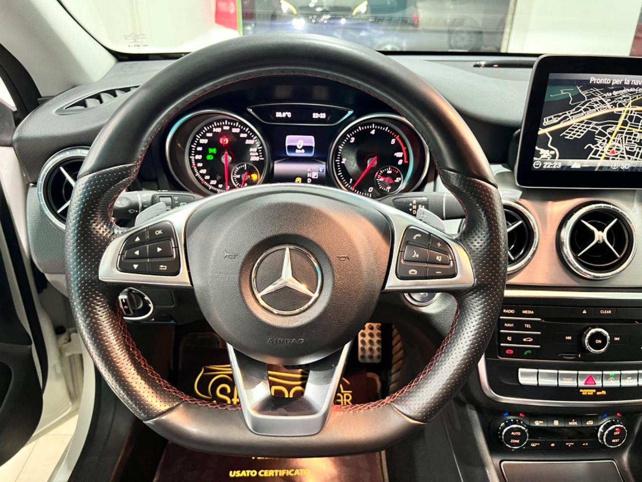 MERCEDES CLA SHOOTING BRAKE 200D *TETTO * PREMIUM *UNICOPROPRIETARIO
