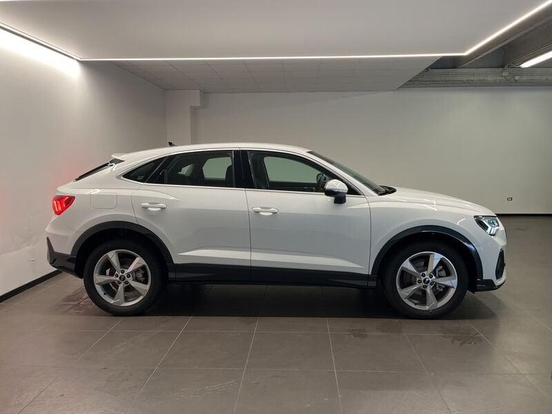 Audi Q3 Audi Sportback Business Plus 45 TFSI e 180(245) kW(CV) S tronic