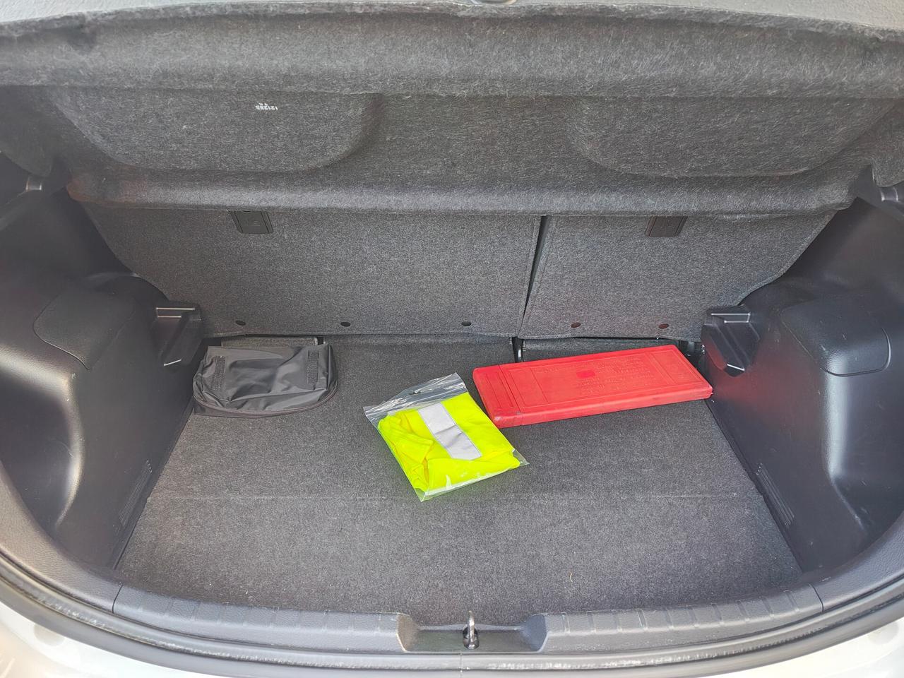 Toyota Yaris 1.0 5 porte Lounge