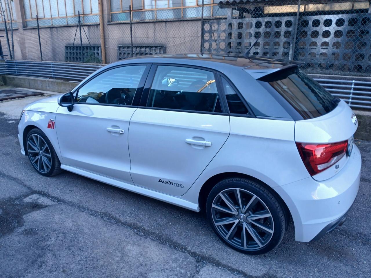 Audi A1 1.0 TFSI ultra*EURO6*NEOPATENTATI