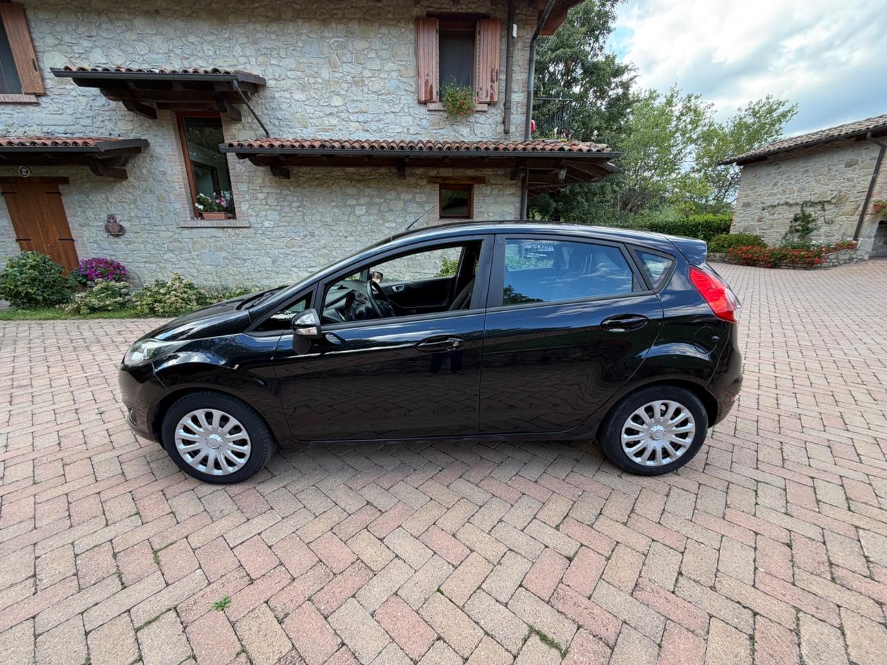 Ford Fiesta 1.5 TDCi 75CV 5 porte Titanium OK NEOPATENTATI