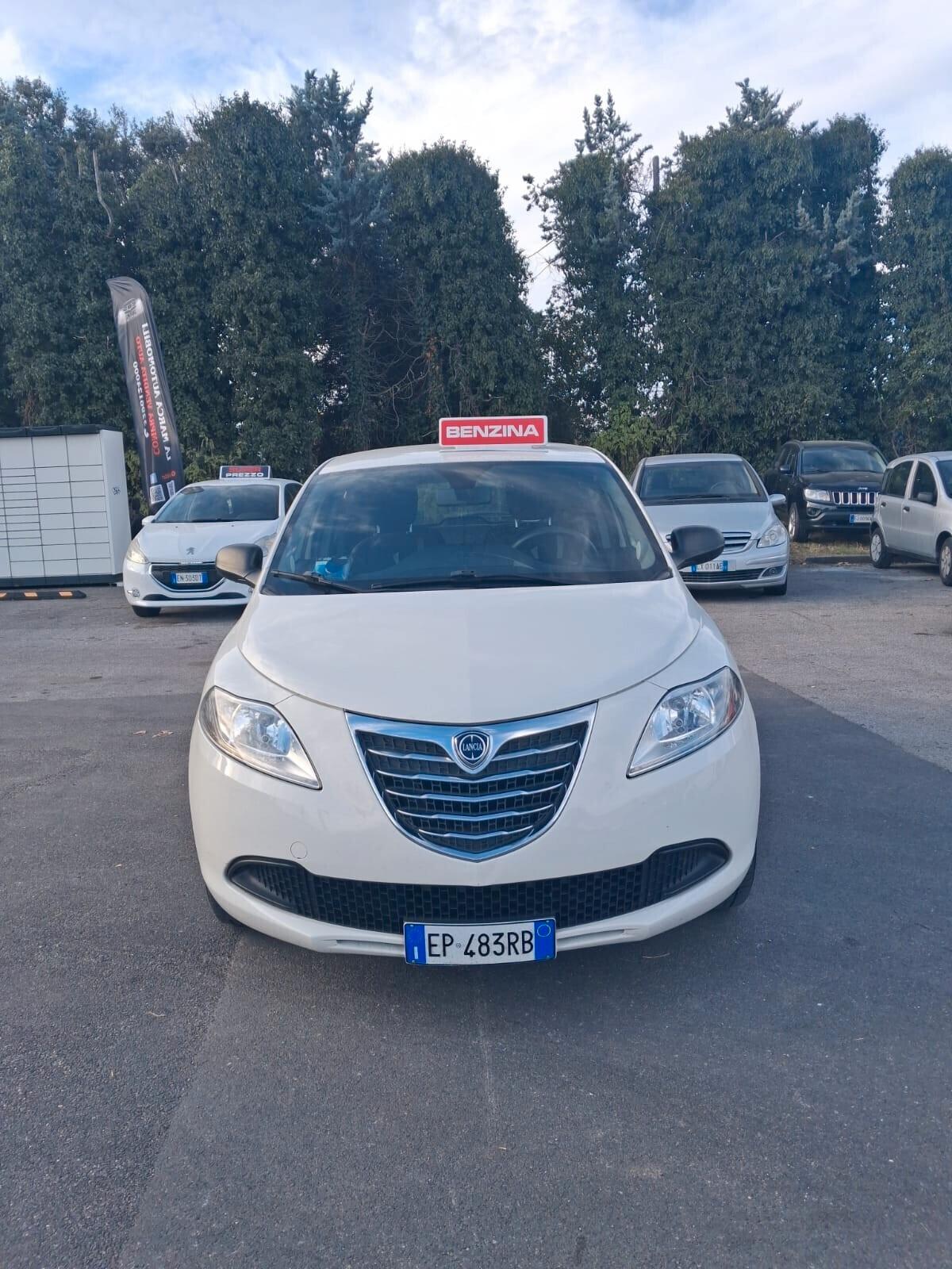 Lancia Ypsilon 1.2 69 CV 5 porte Platinum