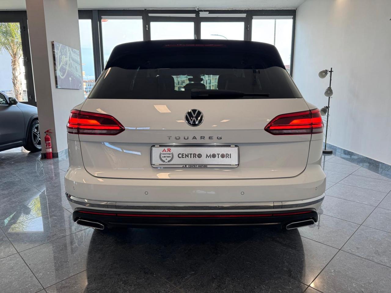 Volkswagen Touareg 3.0 V6 tdi Elegance 231cv 1Prop Da Vetrina