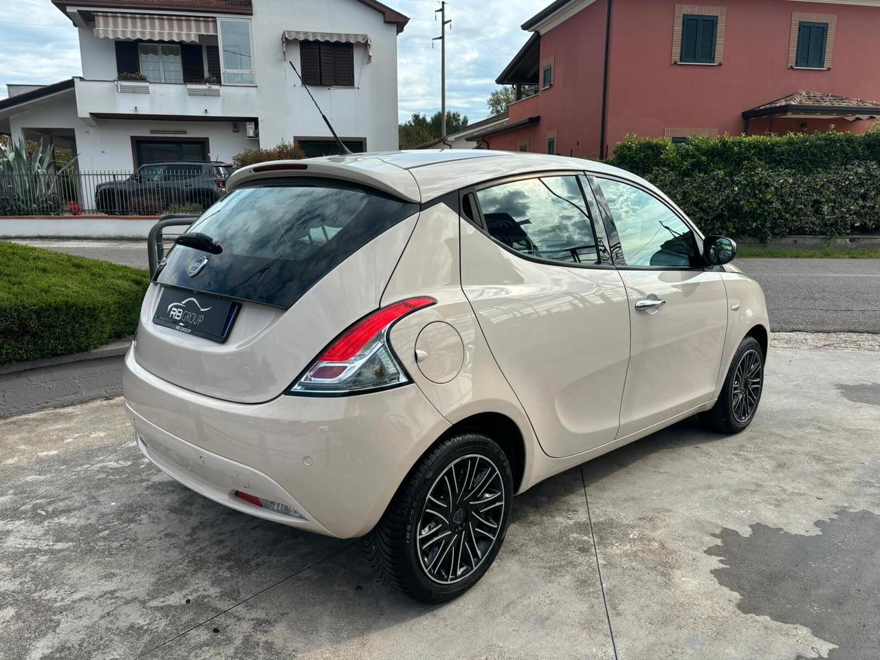 Lancia Ypsilon 1.2 69 CV 5 porte Gold