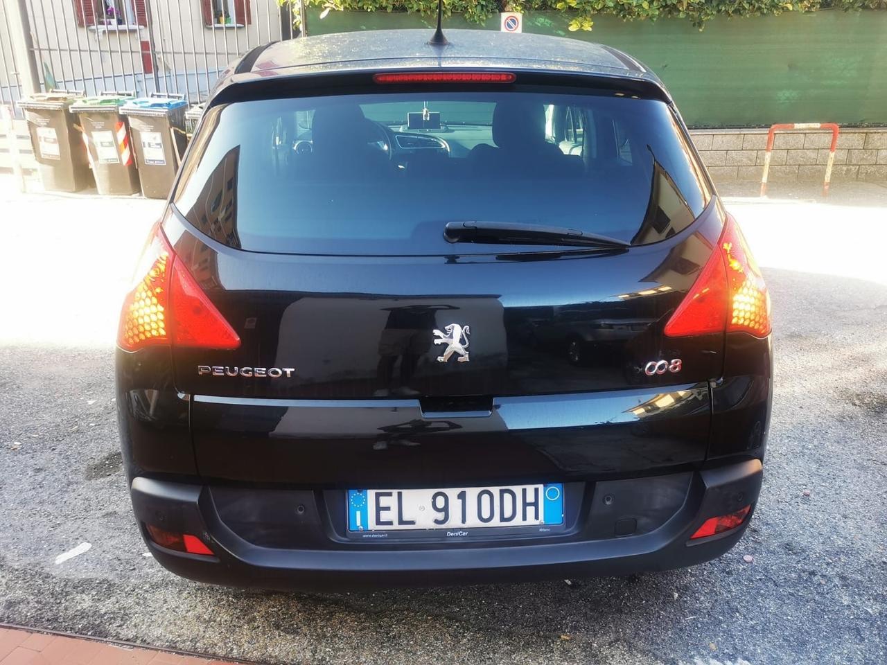 Peugeot 3008 1.6 e-HDi 112CV cambio robotizzato S.&S. Business