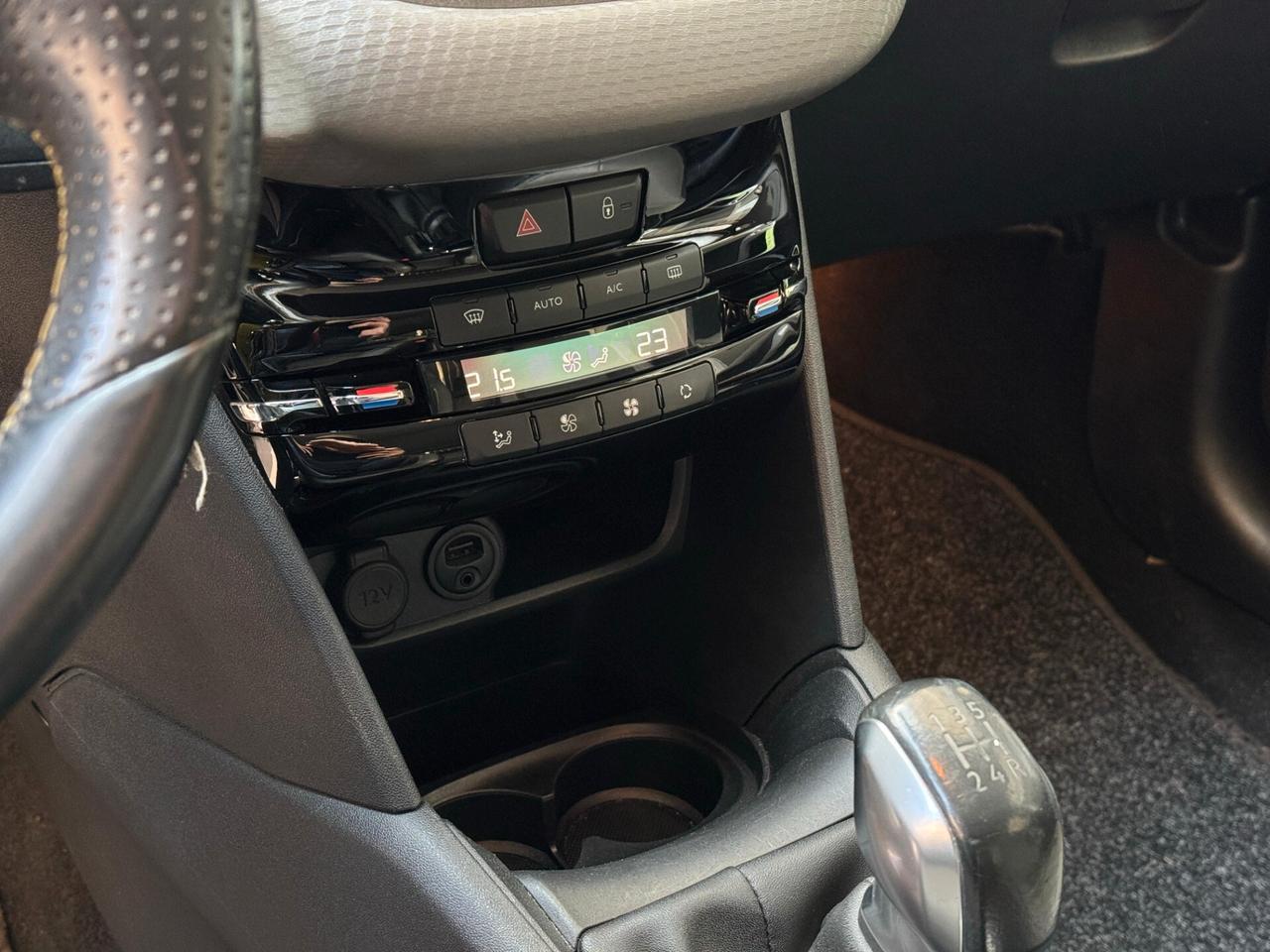 Peugeot 208 PureTech 82 cv 5 porte Allure