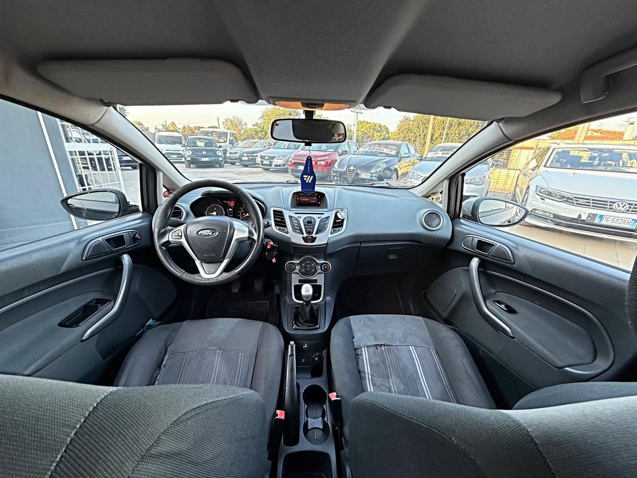 Ford Fiesta 1.4 5 porte Bz.- GPL Titanium Garanzia 12 Mesi