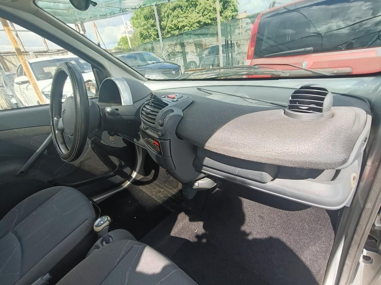 Smart 700 city-coupé pure (45 kW)
