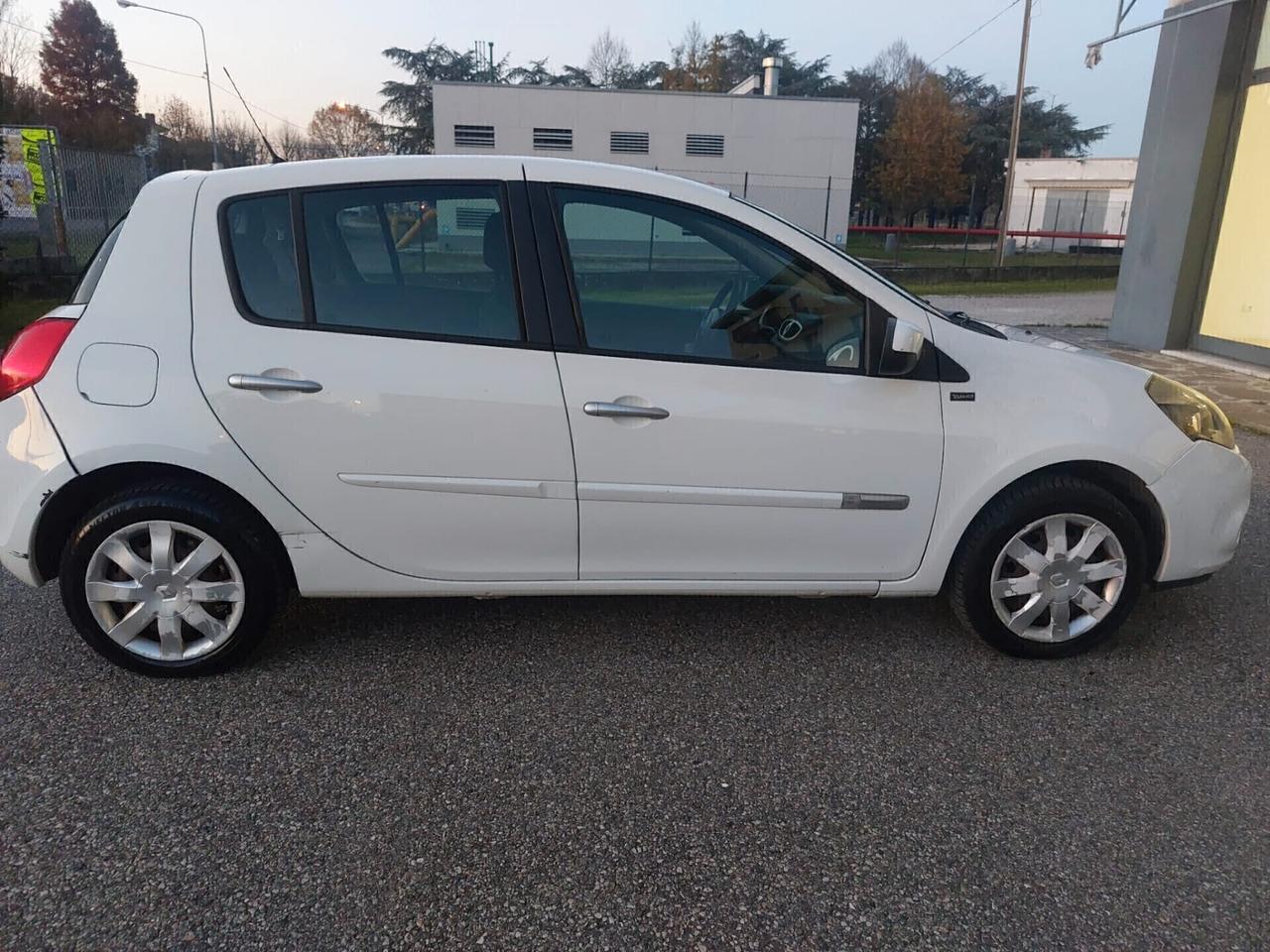 Renault Clio 1.2 16V 5 porte GPL Dynamique