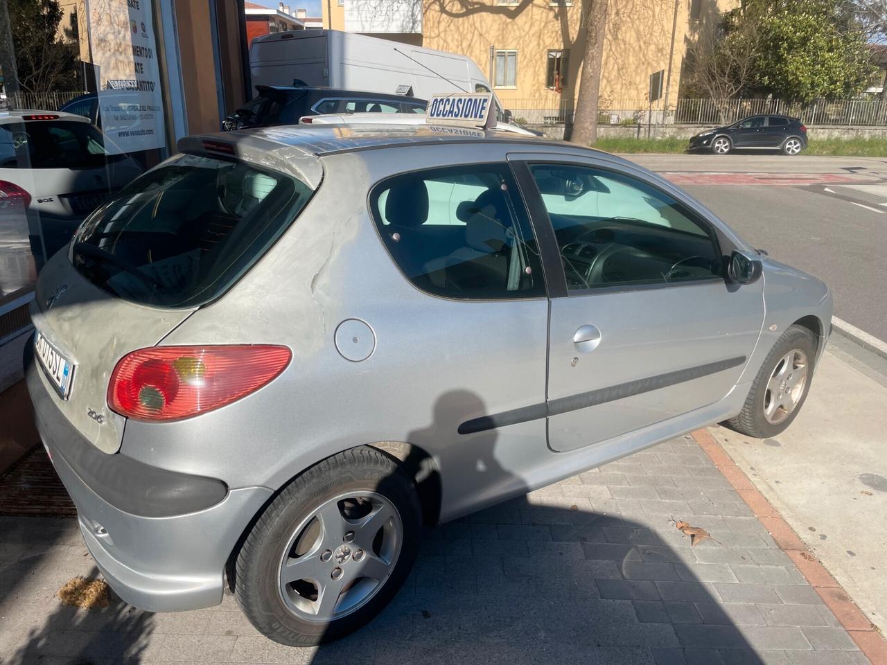 Peugeot 206 1.1 3p. XT