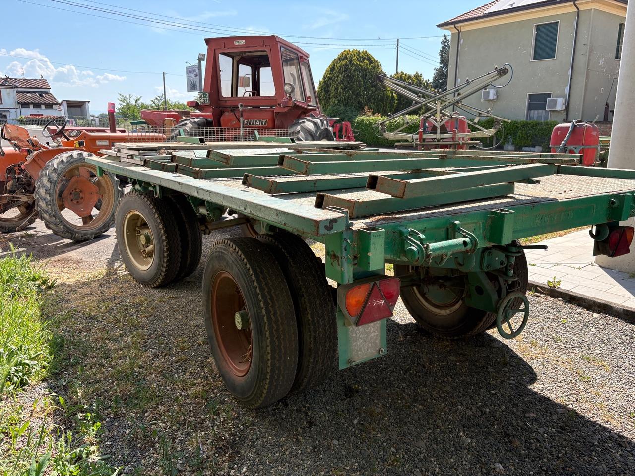 Rimorchio agricolo Viberti per paglia o fieno