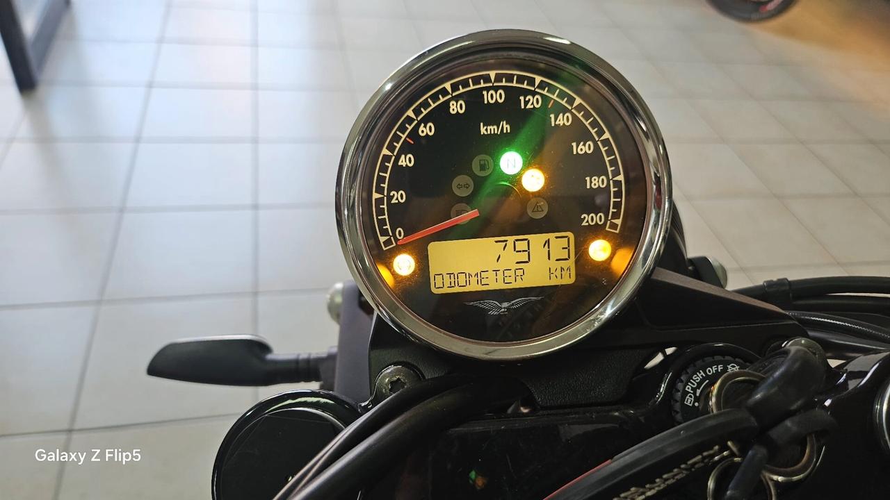 Moto Guzzi V7 III TONE