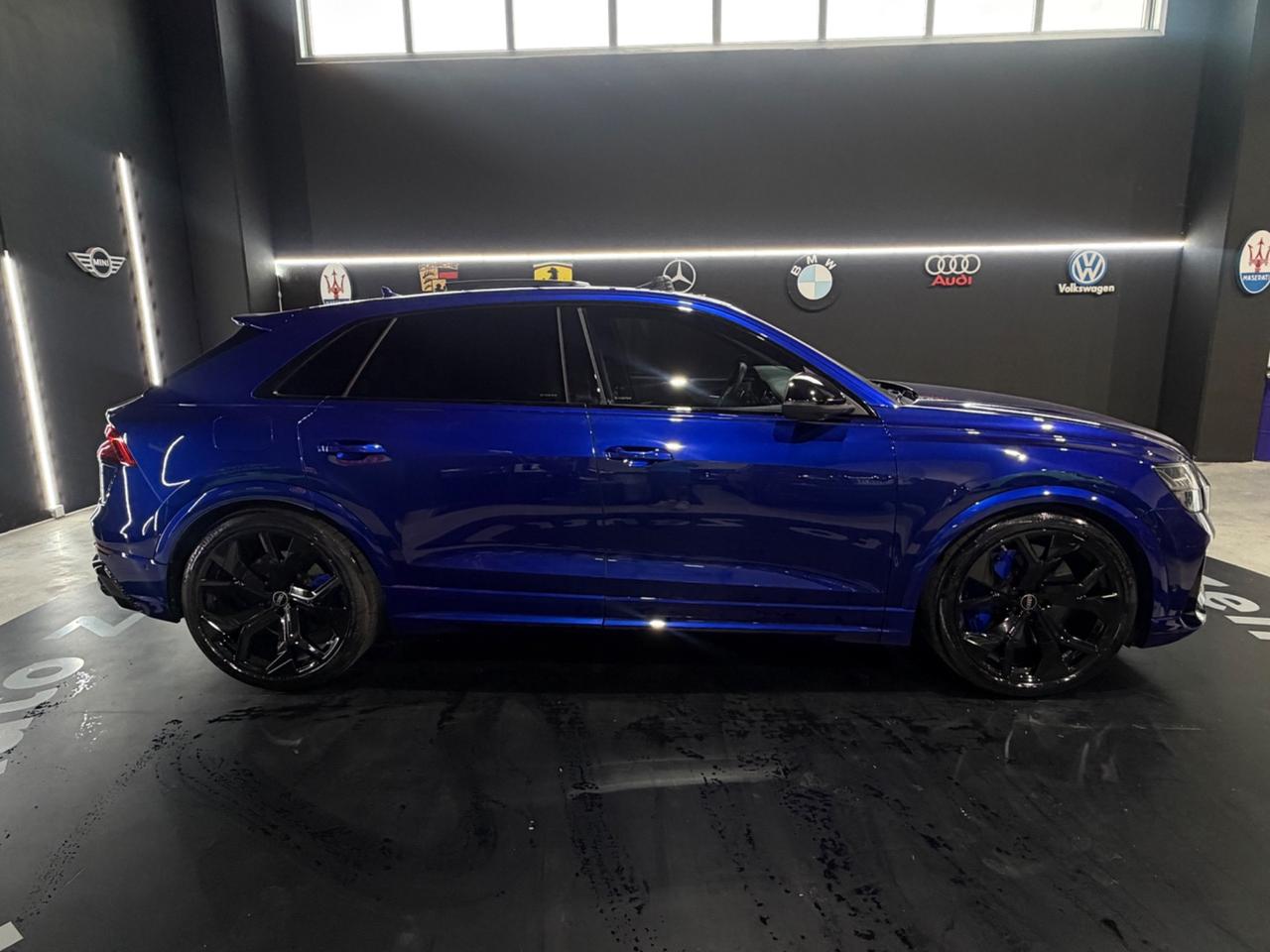 Audi Q8 RS TFSI V8 quattro tiptronic