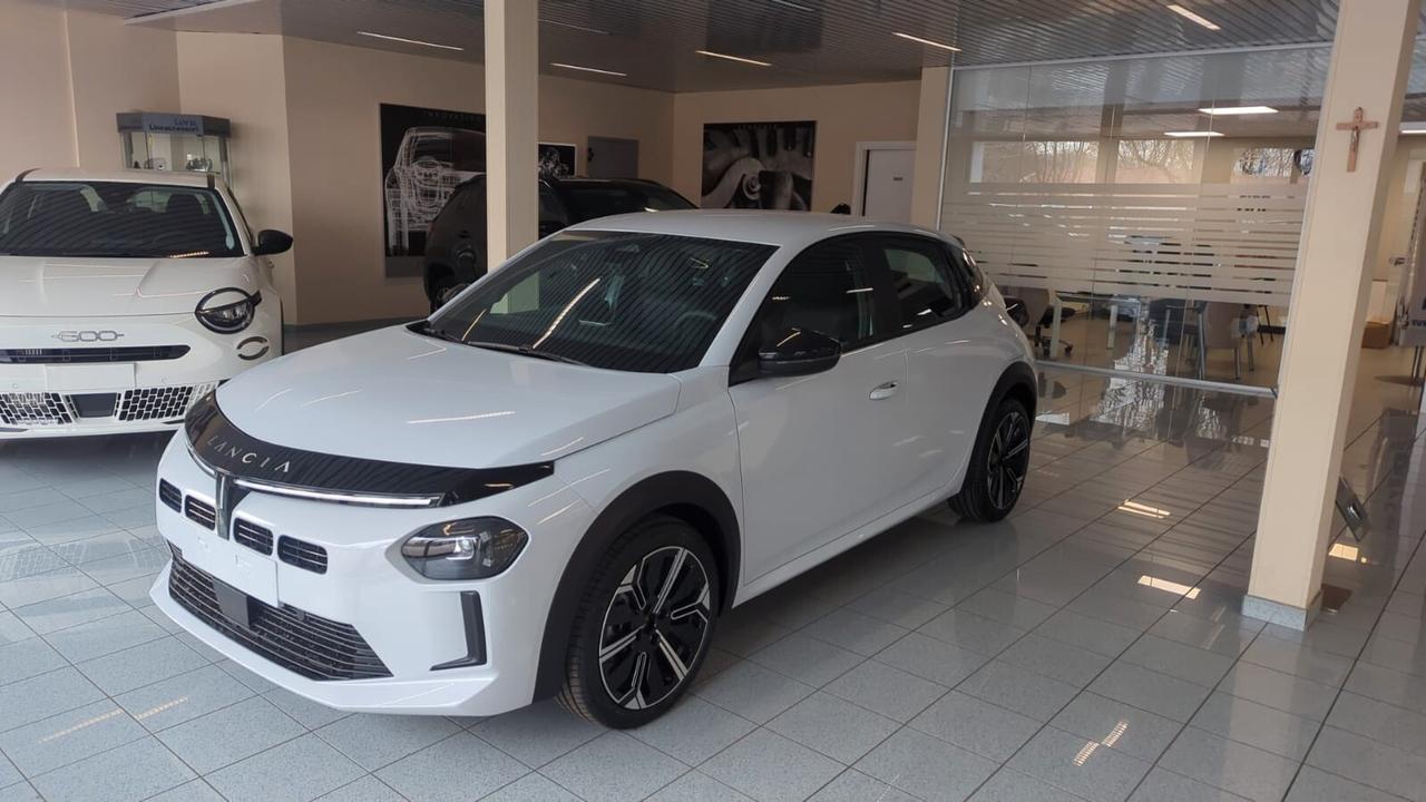 Lancia Ypsilon Hybrid e-DCT