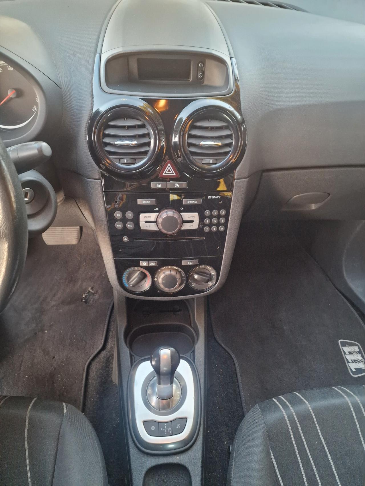 Opel Corsa 1.2 80CV 3 porte GPL-TECH Edition automatico