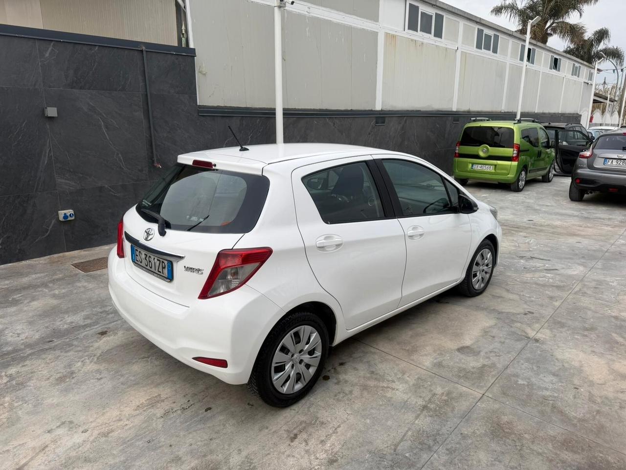 Toyota Yaris 1.0 5 porte Lounge