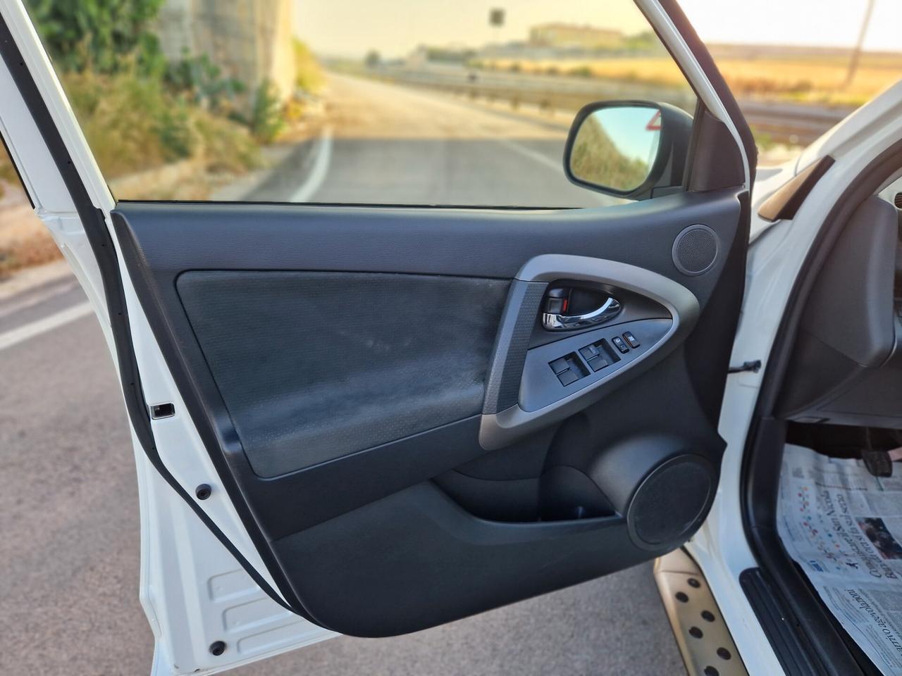 Toyota RAV 4 RAV4 Crossover 2.2 D-4D 150 CV Lounge